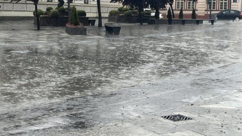 NEBO SE OTVORILO NAD BEOGRADOM: RHMZ niže upozorenja - Ovim delovima Srbije preti brutalan potop